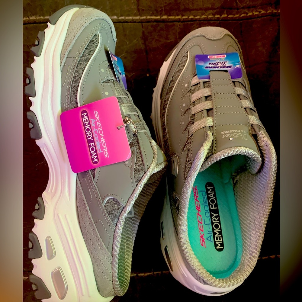 8.5 sketchers shoes, brand new. Originally $69